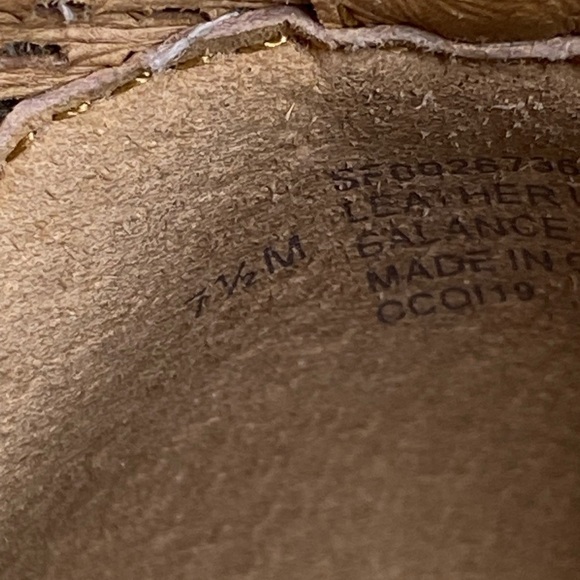 Sofft Tan Suede Perforated Ankle Boots Women’s Size 7.5 Side Zip - Picture 8 of 9